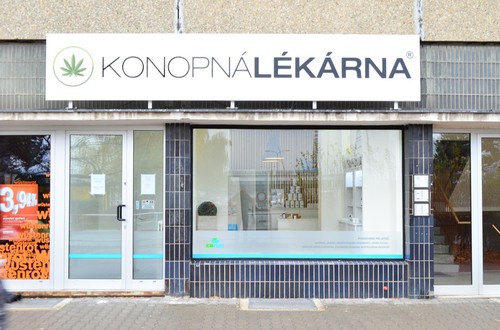 Konopná-lékárna-Mladá-Boleslav_zdroj-Carun-cz (1).jpg